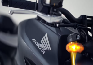 Honda Motorrad Detailaufnahme am Tank